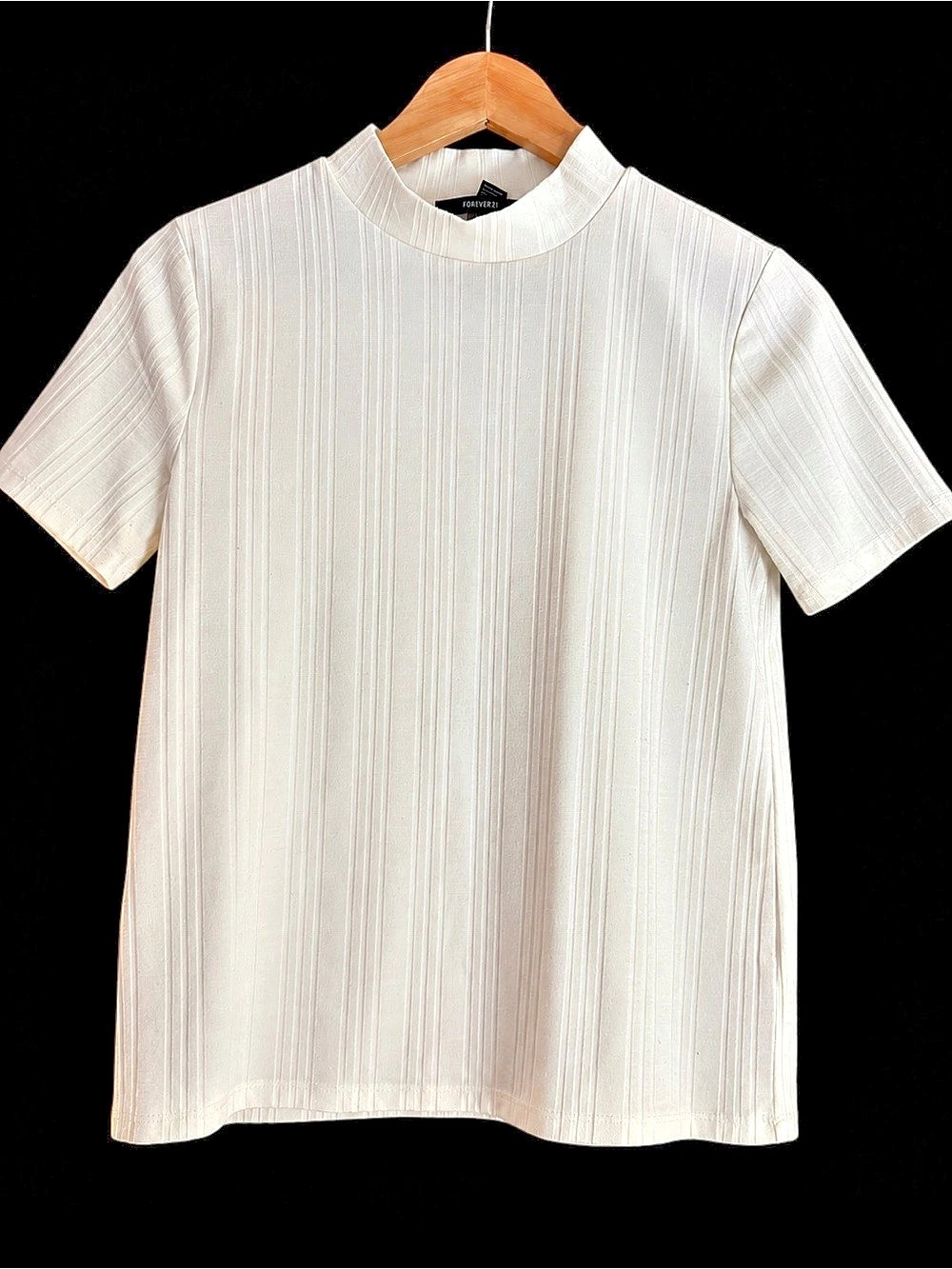 Forever 21 Short Sleeve Mock Neck Top in White Size Large